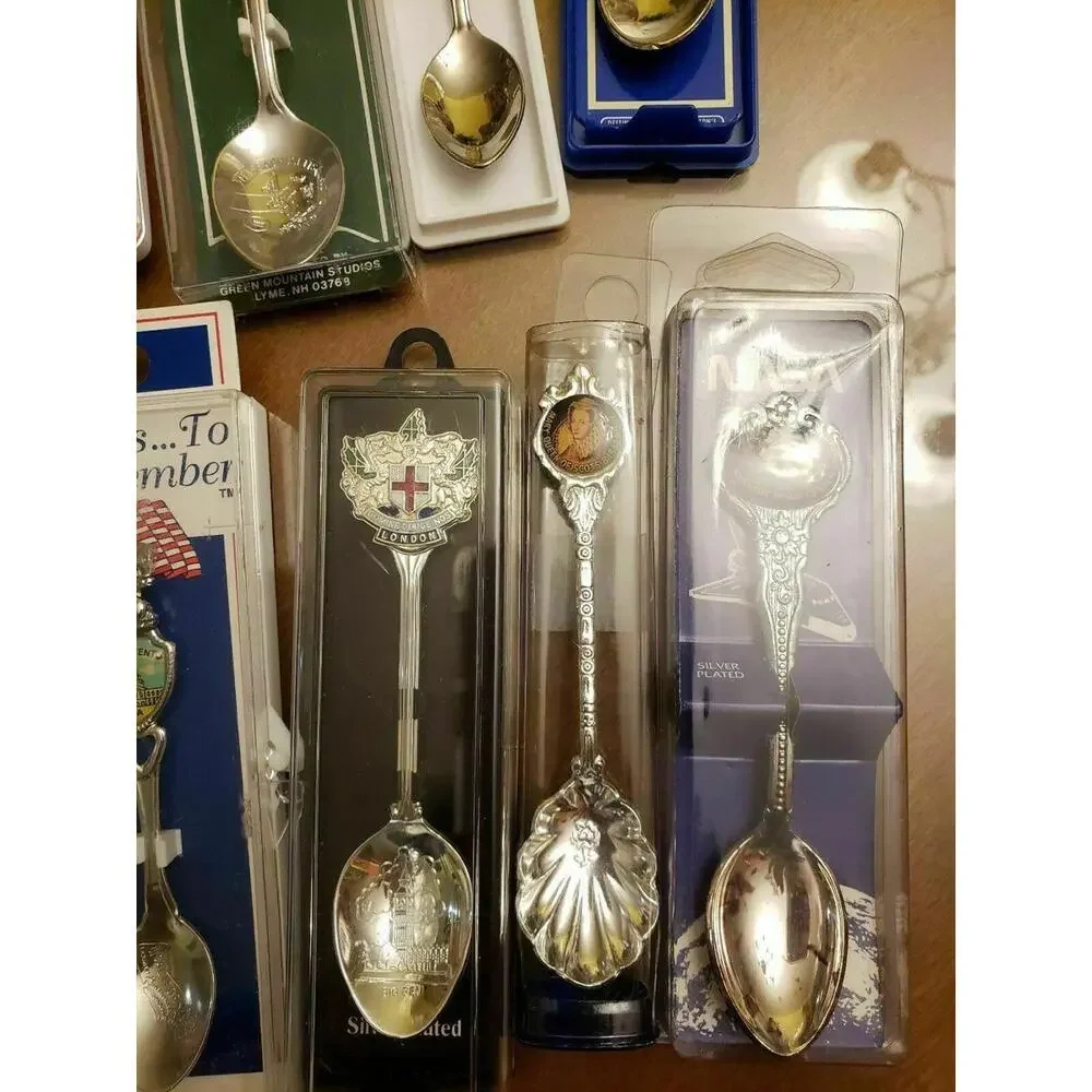 Collector Souvenir Spoon Collection Lot of 29 Silverstone USA State Foreign